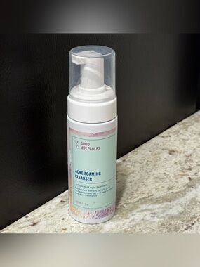 Good Molecules Acne Foaming Cleanser